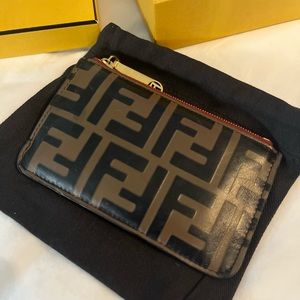 F is Fendi Key Case Pouch
Brown leather pouch